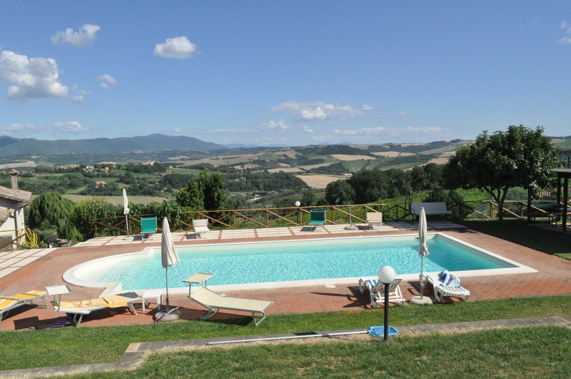 Farm Stay Il Carro Del Colle Colvalenza Exterior foto